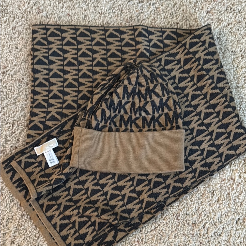 Michael Kors Black and Brown Geometric Knit Hat